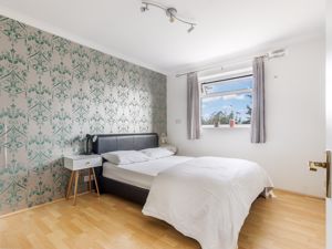 Photo 16- click for photo gallery